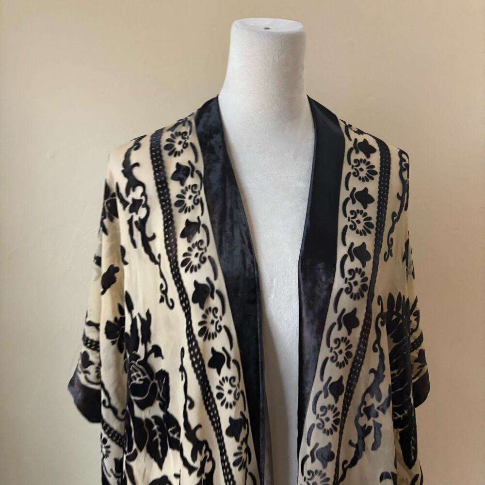 Free People Beige and Black Floral Velvet Kimono - Picture 9 of 11